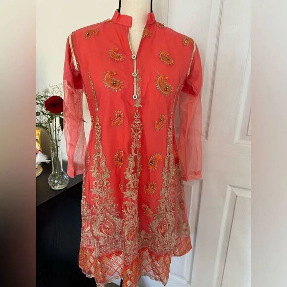 PAKISTANI INDIAN DRESSY SEMI FORMAL KURTA TOP - Picture 1 of 7